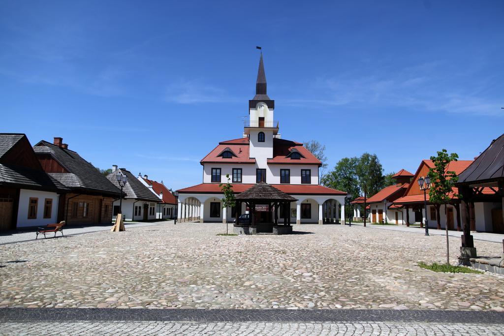 Miasteczko Galicyjskie Újszandec Kültér fotó